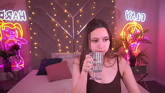 TinyNatalie online show from 04.16.26