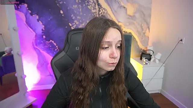 TinyNatalie online show from 04.18.26