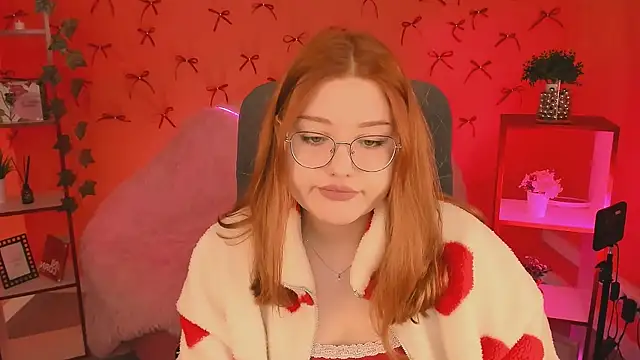 Snapshot of StaceyJensen chatting on 11.26.25 StaceyJensen online show from 11.26.25