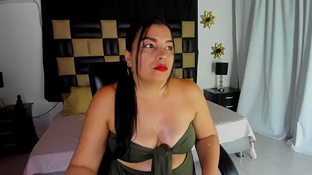 NinaSexxy online show from 11.26.25