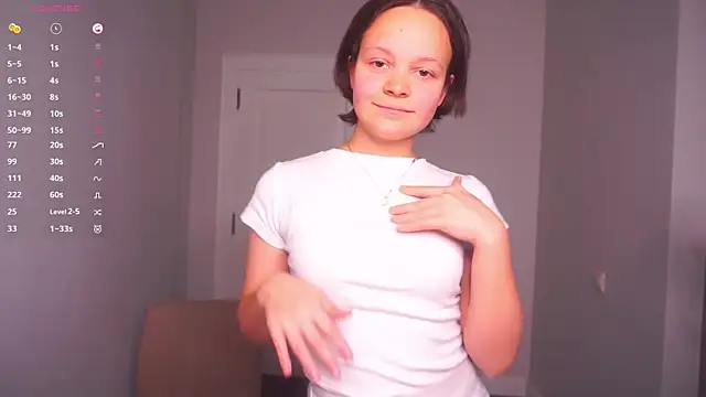 Snapshot of MerriCarros chatting on 11.25.25 MerriCarros online show from 11.25.25