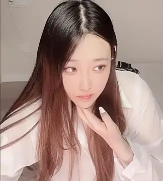 Snapshot of clara-cc chatting on 02.05.26 clara-cc online show from 02.05.26