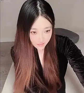 Snapshot of clara-cc chatting on 02.13.26 clara-cc online show from 02.13.26