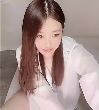 Snapshot of clara-cc chatting on 03.08.26 clara-cc online show from 03.08.26