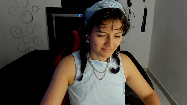 Mia and Kenai online show from 12.01.25