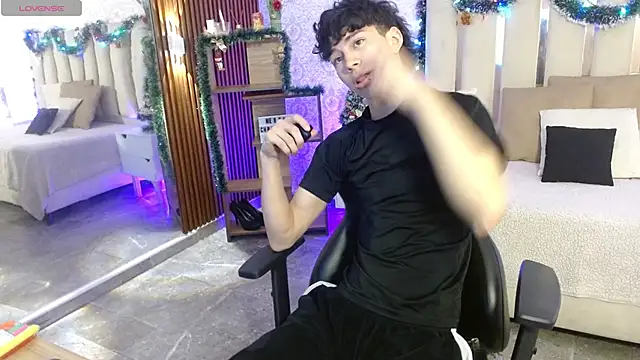 kaelwolf tay online show from 11.24.25