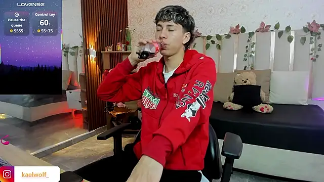 kaelwolf tay online show from 02.02.26