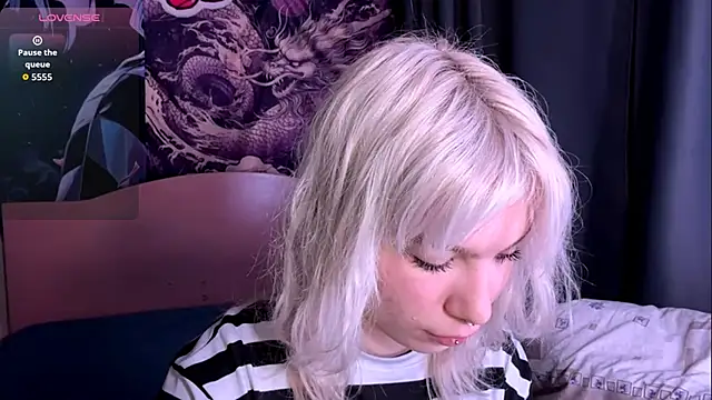 Snapshot of LolaDollyMur chatting on 11.24.25 LolaDollyMur online show from 11.24.25