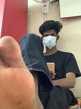 Snapshot of akgymnastic77Z chatting on 04.12.26 akgymnastic77Z online show from 04.12.26