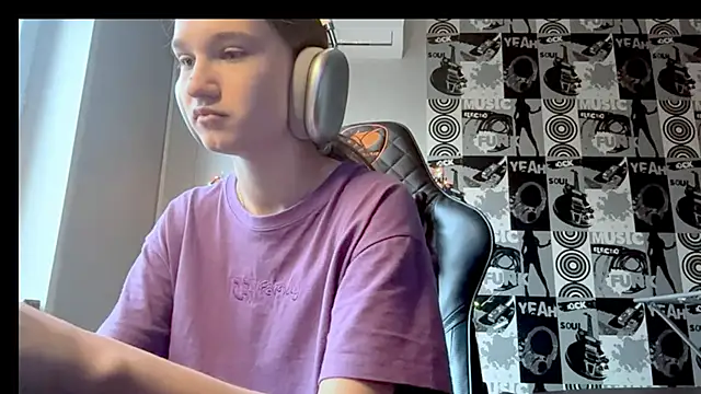 helgicuteness online show from 12.14.25