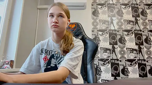 helgicuteness online show from 01.06.26