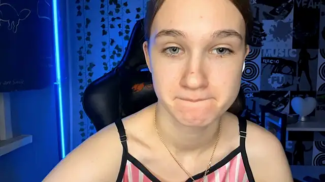 Snapshot of helgicuteness chatting on 02.22.26 helgicuteness online show from 02.22.26