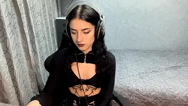 Meowluly online show from 11.24.25