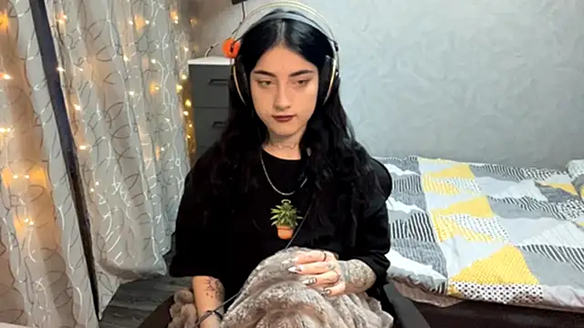 Meowluly online show from 12.03.25