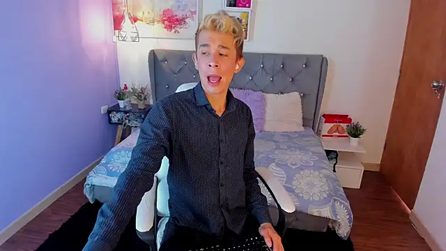 Juaan Diick online show from 12.17.25