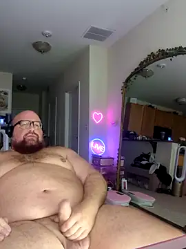 Snapshot of BigBearforCuddles chatting on 04.21.26 BigBearforCuddles online show from 04.21.26