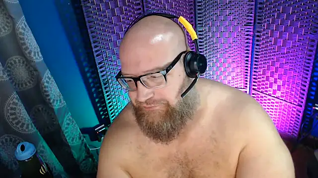 Snapshot of BigBearforCuddles chatting on 07.07.26 BigBearforCuddles online show from 07.07.26