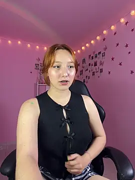 Snapshot of Davne_ chatting on 06.16.26 Davne online show from 06.16.26