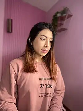 Snapshot of MaddieHunter chatting on 11.28.25 MaddieHunter online show from 11.28.25