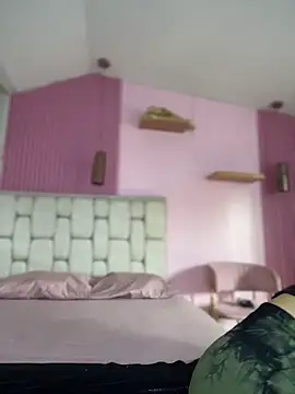 Snapshot of MaddieHunter chatting on 12.01.25 MaddieHunter online show from 12.01.25