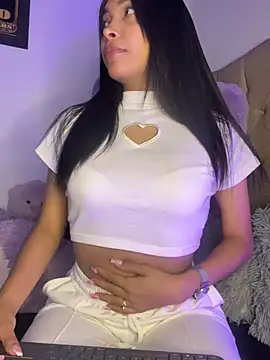 Snapshot of KarolRojas_22 chatting on 02.05.26 KarolRojas 22 online show from 02.05.26