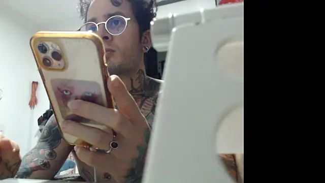 CryBoy13 online show from 01.18.26