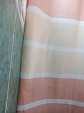 Snapshot of ChrisFloresP chatting on 11.28.25 ChrisFloresP online show from 11.28.25