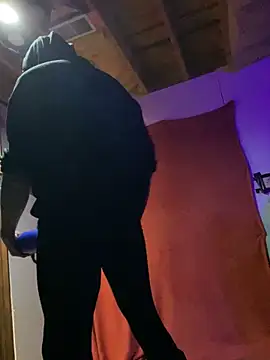 Snapshot of JSizzle13 chatting on 12.19.25 JSizzle13 online show from 12.19.25