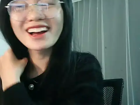 Snapshot of Nunaa18 chatting on 11.26.25 Nunaa18 online show from 11.26.25