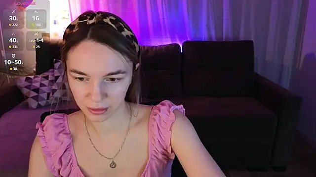 Snapshot of molly_crystal chatting on 01.11.26 molly crystal online show from 01.11.26