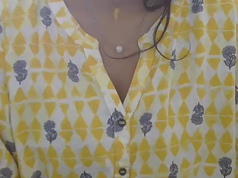 Snapshot of cute_mahira chatting on 03.23.26 cute mahira online show from 03.23.26