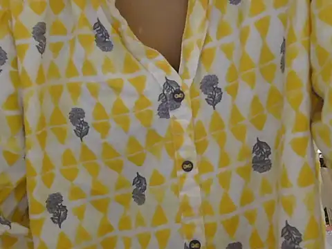 Snapshot of cute_mahira chatting on 04.03.26 cute mahira online show from 04.03.26