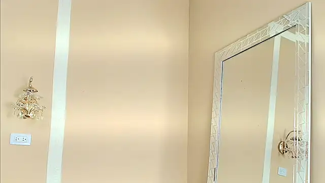 HallieStone online show from 12.16.25