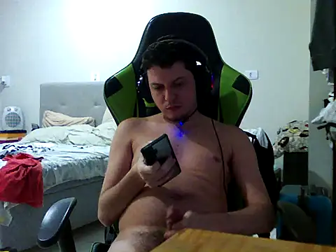 Snapshot of Fussador chatting on 04.06.26 Fussador online show from 04.06.26