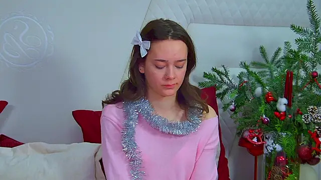 LilyLanes online show from 12.04.25