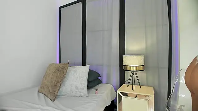 niicole steele  online show from 03.02.26