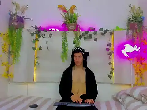 AngelSlimm online show from 11.28.25