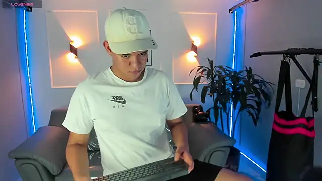 Paul 27  online show from 11.30.25