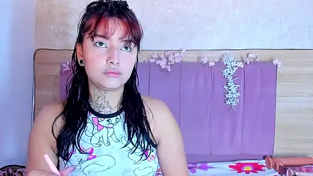 Snapshot of akoradia_mondcm chatting on 11.29.25 akoradia mondcm online show from 11.29.25