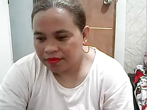Snapshot of cutechubby chatting on 06.17.26 cutechubby online show from 06.17.26