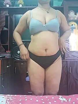 Snapshot of Lovely_Vilika chatting on 11.30.25 Lovely Vilika online show from 11.30.25