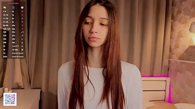 Snapshot of CoraleeSpadlin chatting on 11.30.25 CoraleeSpadlin online show from 11.30.25