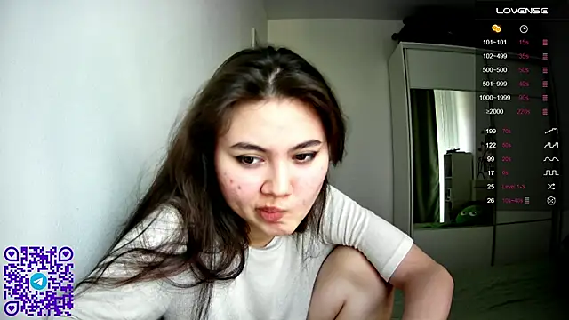Snapshot of ArianeRandy chatting on 06.04.26 ArianeRandy online show from 06.04.26
