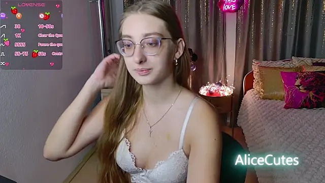 AliceCutes online show from 12.01.25