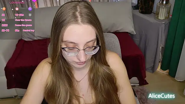 AliceCutes online show from 02.03.26