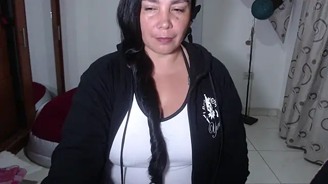 vivian-milf online show from 02.26.26