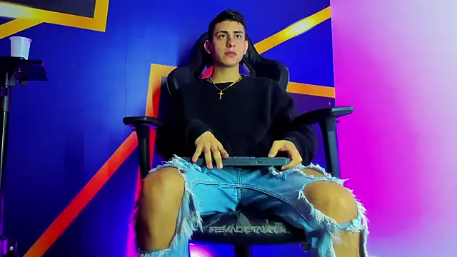 Snapshot of twink_scott_ chatting on 11.30.25 twink scott online show from 11.30.25