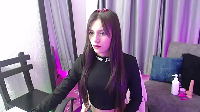 TiinaJonus  online show from 04.18.26