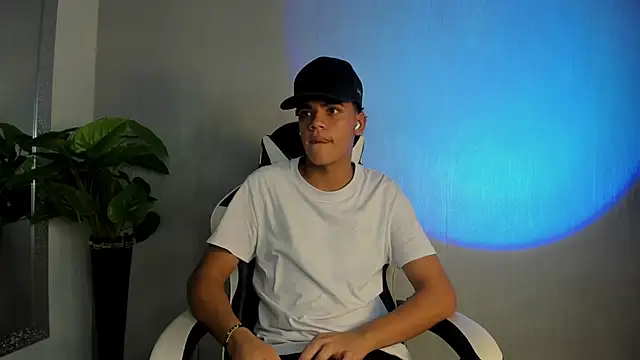 Isaac Collins  online show from 12.02.25