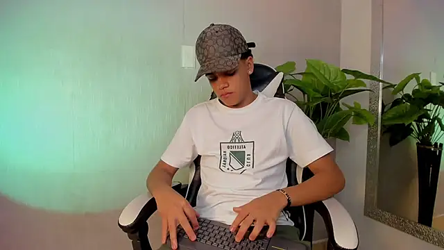 Isaac Collins  online show from 12.04.25